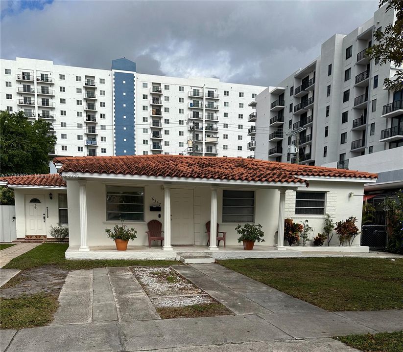 Recently Rented: $2,750 (3 beds, 1 baths, 2140 Square Feet)