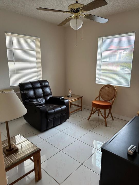 Recently Rented: $2,750 (3 beds, 1 baths, 2140 Square Feet)