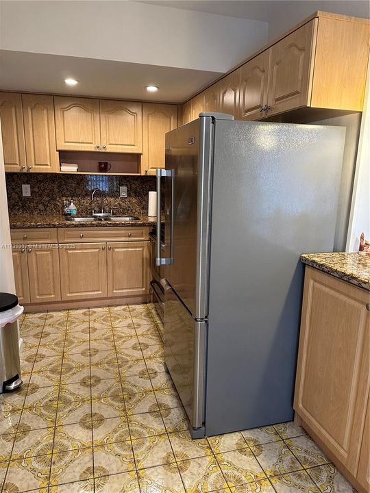 Recently Rented: $2,750 (3 beds, 1 baths, 2140 Square Feet)