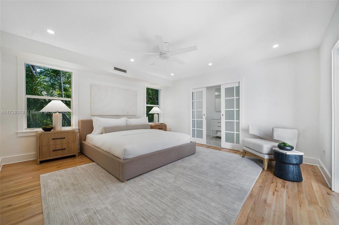 Vendido Recientemente: $2,199,000 (5 camas, 3 baños, 2442 Pies cuadrados)