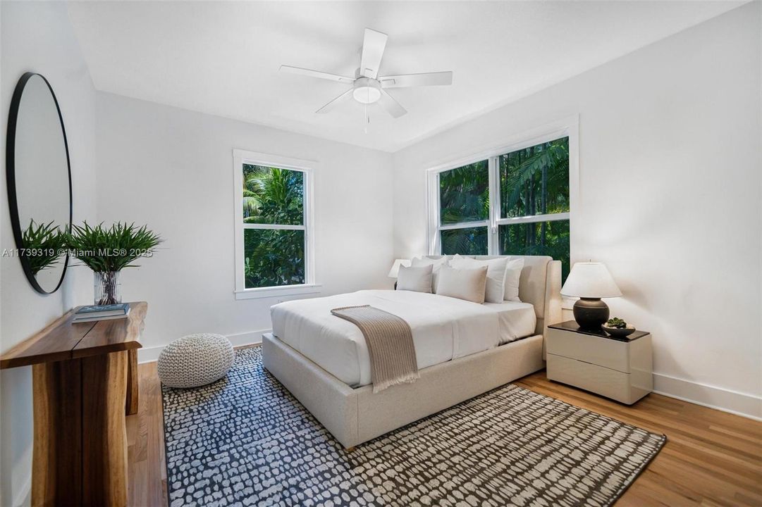 Vendido Recientemente: $2,199,000 (5 camas, 3 baños, 2442 Pies cuadrados)