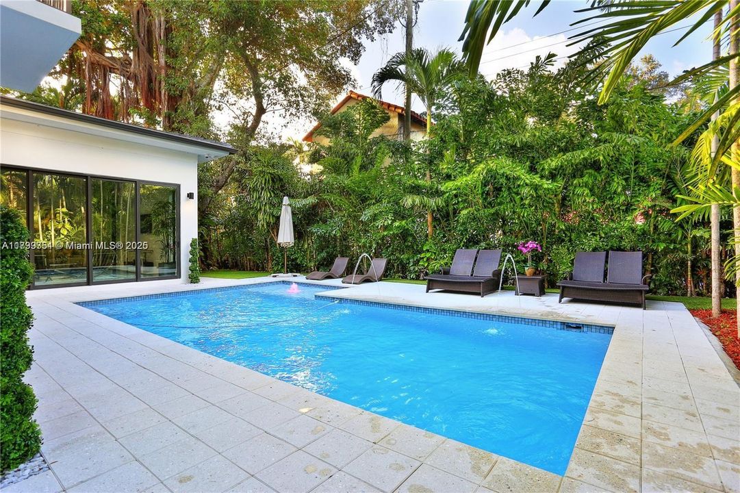 Recently Rented: $20,500 (4 beds, 5 baths, 2932 Square Feet)