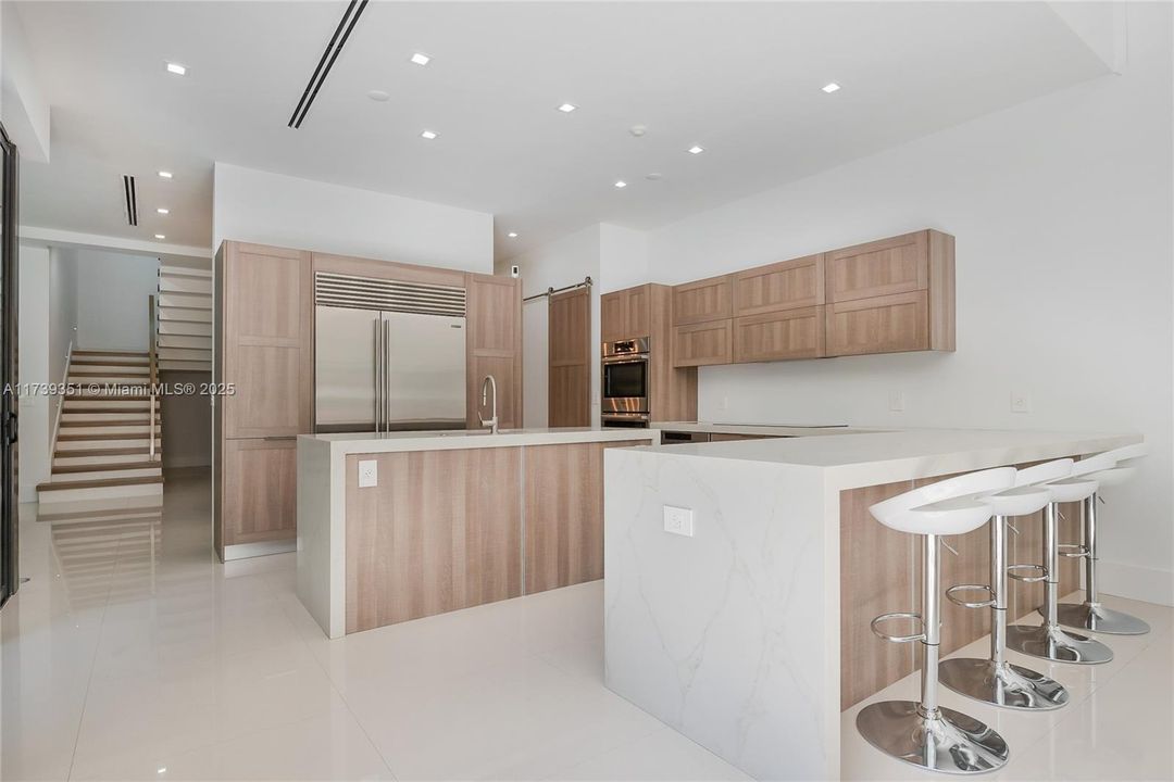 Recently Rented: $20,500 (4 beds, 5 baths, 2932 Square Feet)