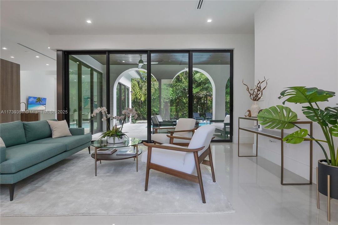 Recently Rented: $20,500 (4 beds, 5 baths, 2932 Square Feet)