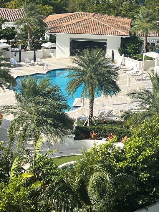 最近售出: $2,499,000 (3 贝兹, 3 浴室, 2800 平方英尺)