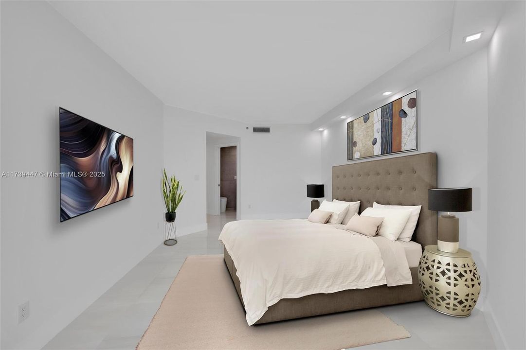 最近售出: $2,499,000 (3 贝兹, 3 浴室, 2800 平方英尺)