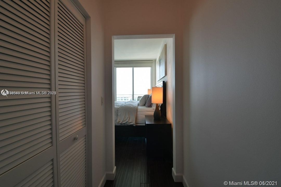 Recently Sold: $730,000 (2 beds, 2 baths, 1120 Square Feet)