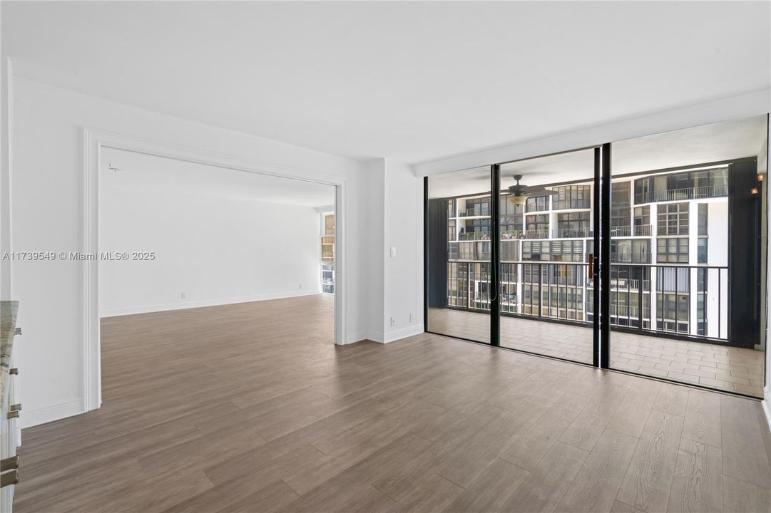 Recently Rented: $6,500 (3 beds, 2 baths, 2012 Square Feet)