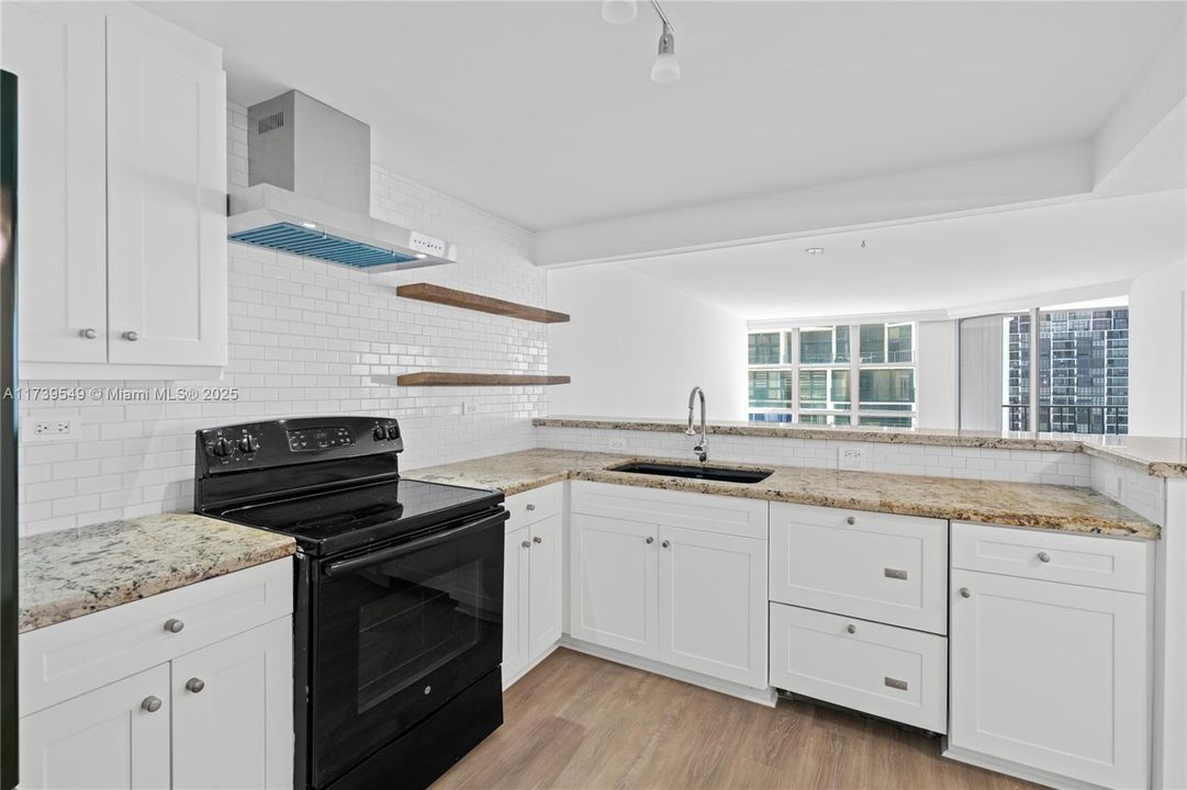 Recently Rented: $6,500 (3 beds, 2 baths, 2012 Square Feet)