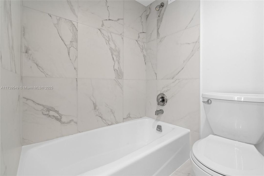 Recently Rented: $6,500 (3 beds, 2 baths, 2012 Square Feet)