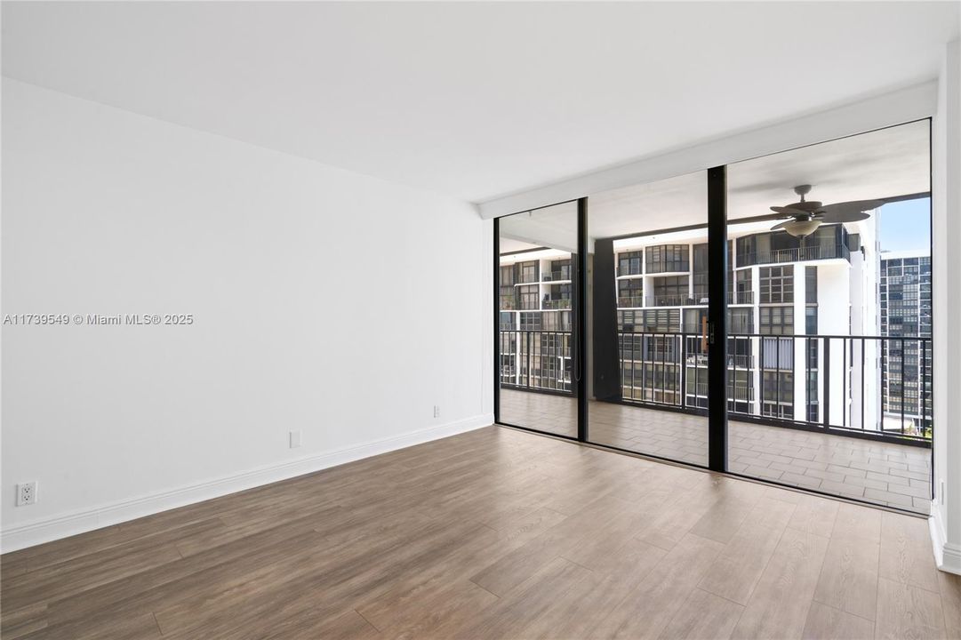 Recently Rented: $6,500 (3 beds, 2 baths, 2012 Square Feet)