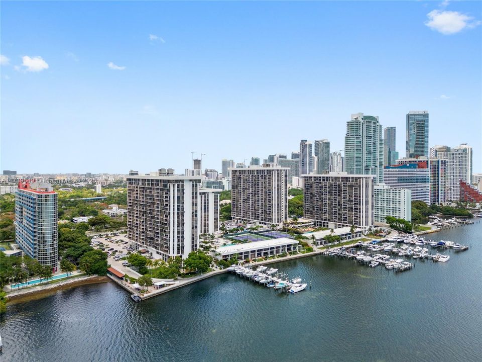 Recently Rented: $6,500 (3 beds, 2 baths, 2012 Square Feet)