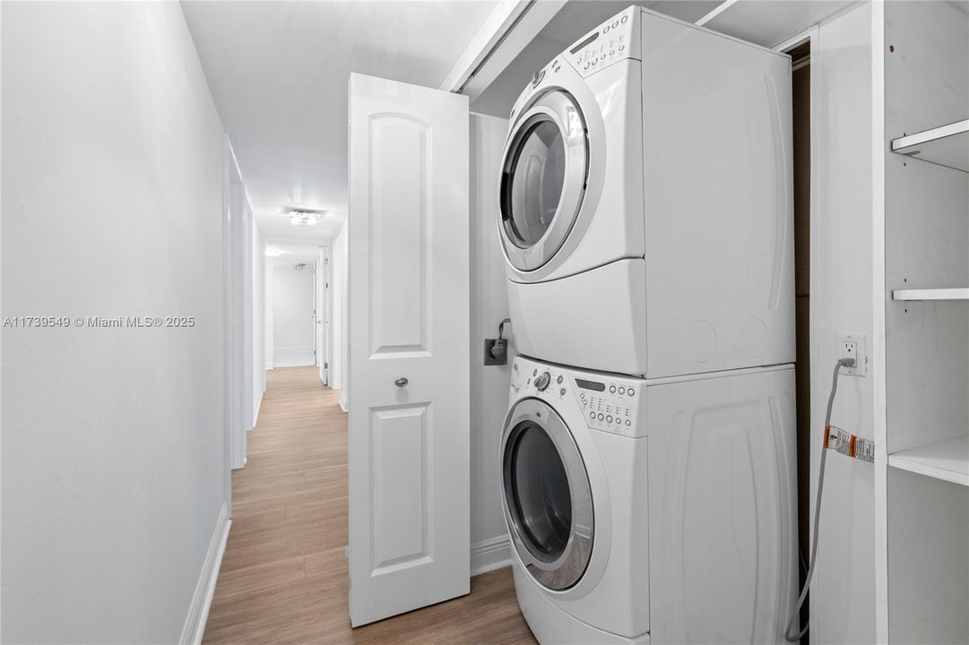 Recently Rented: $6,500 (3 beds, 2 baths, 2012 Square Feet)