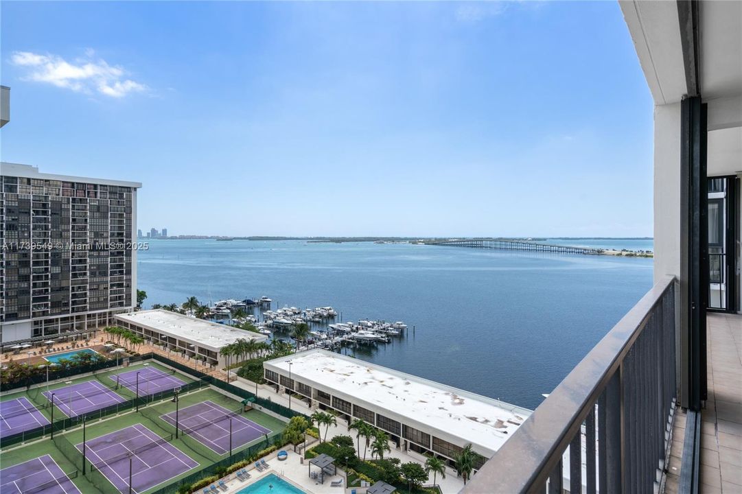 Recently Rented: $6,500 (3 beds, 2 baths, 2012 Square Feet)