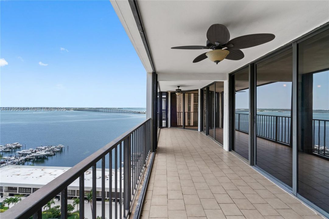 Recently Rented: $6,500 (3 beds, 2 baths, 2012 Square Feet)