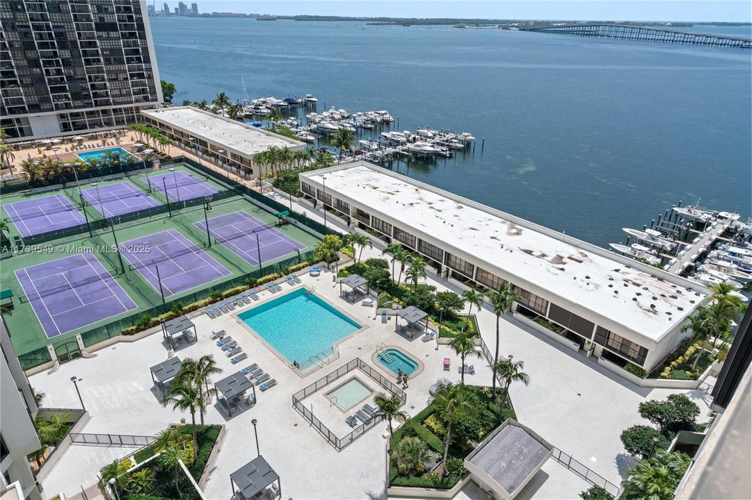 Recently Rented: $6,500 (3 beds, 2 baths, 2012 Square Feet)