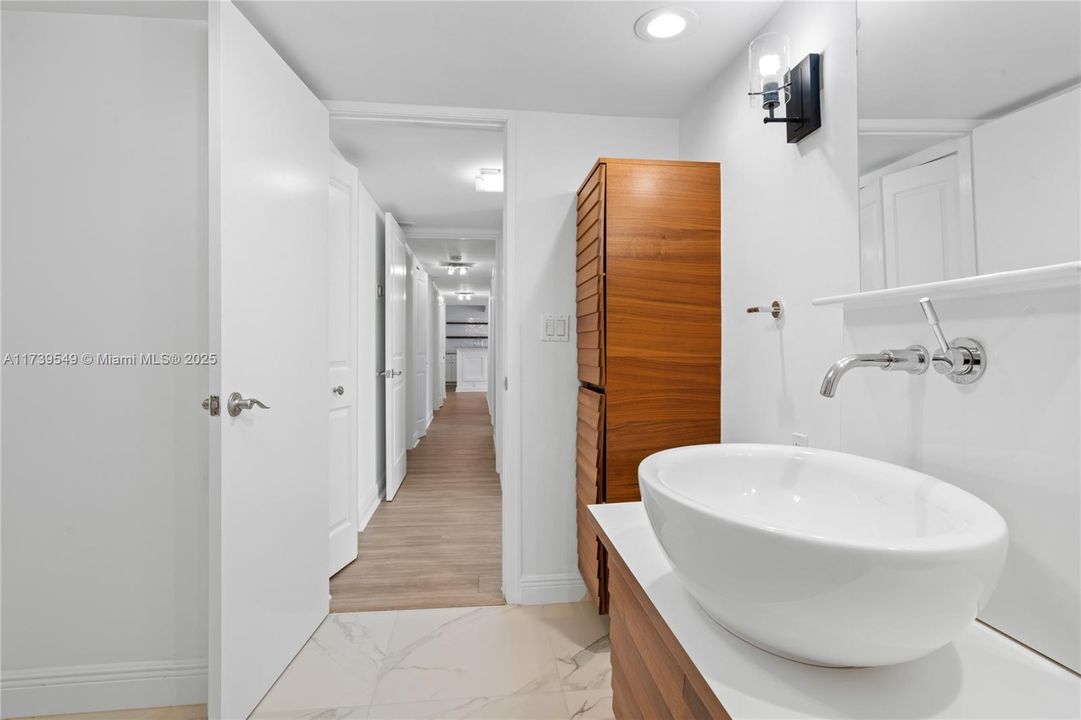 Recently Rented: $6,500 (3 beds, 2 baths, 2012 Square Feet)