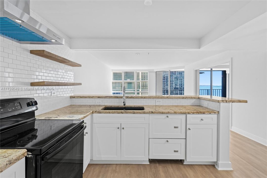 Recently Rented: $6,500 (3 beds, 2 baths, 2012 Square Feet)