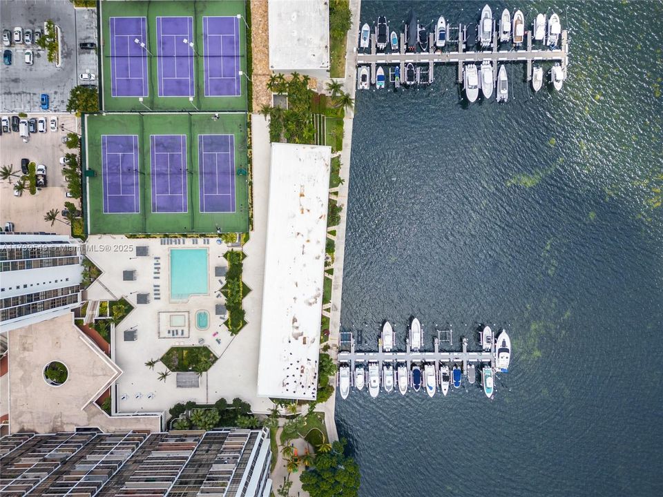 Recently Rented: $6,500 (3 beds, 2 baths, 2012 Square Feet)