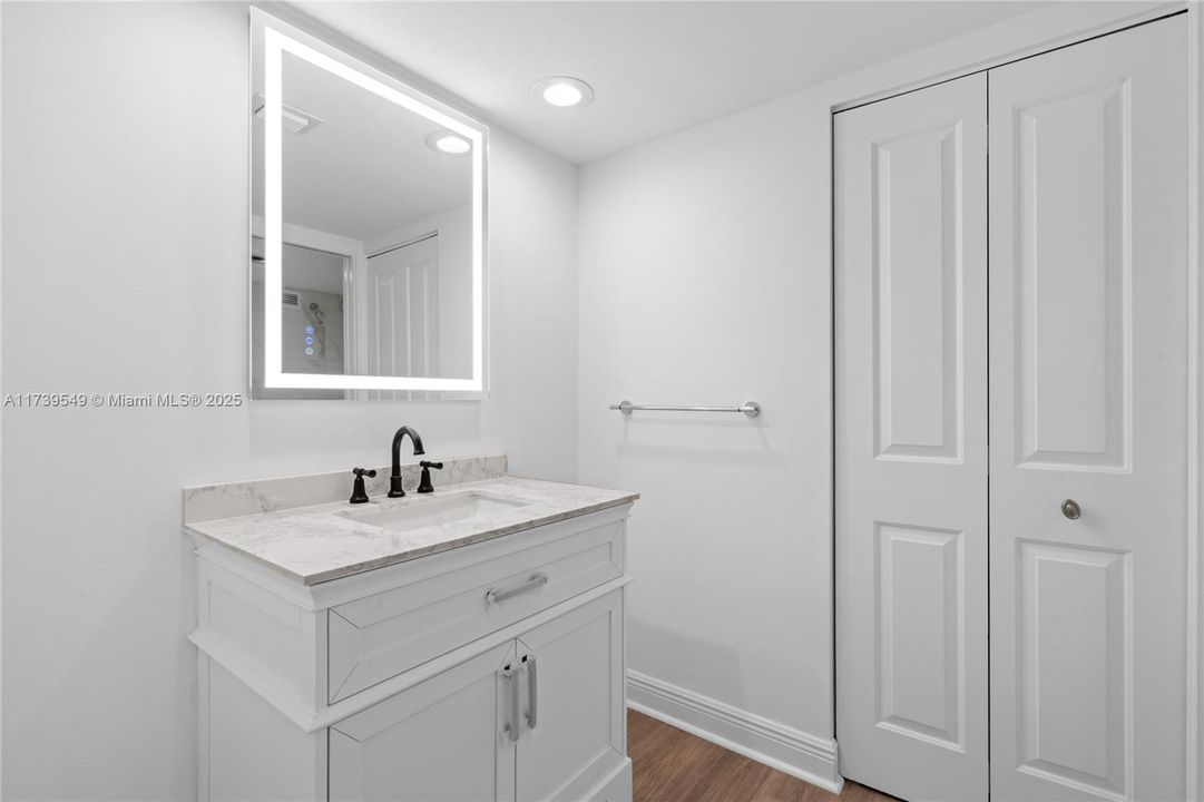 Recently Rented: $6,500 (3 beds, 2 baths, 2012 Square Feet)