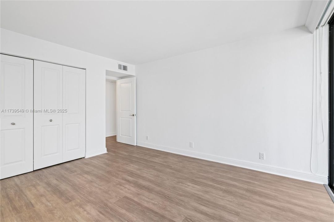 Recently Rented: $6,500 (3 beds, 2 baths, 2012 Square Feet)