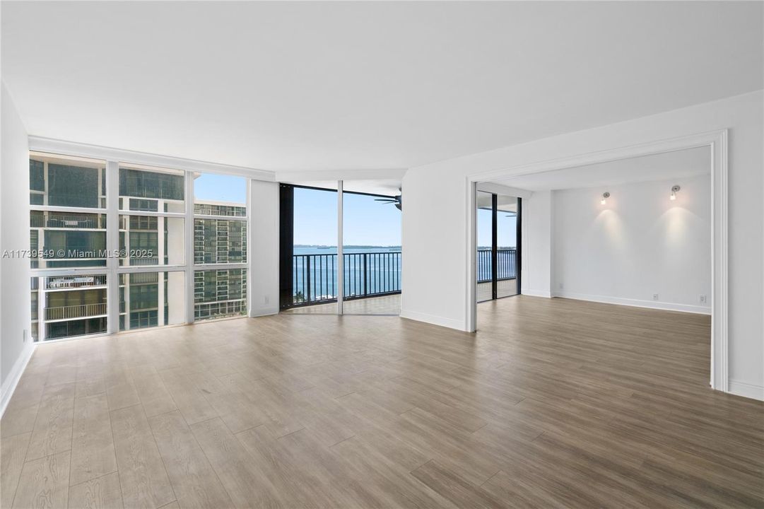 Recently Rented: $6,500 (3 beds, 2 baths, 2012 Square Feet)