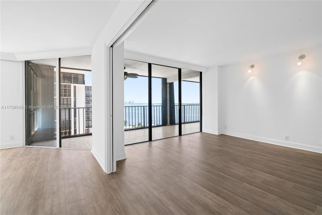 Recently Rented: $6,500 (3 beds, 2 baths, 2012 Square Feet)