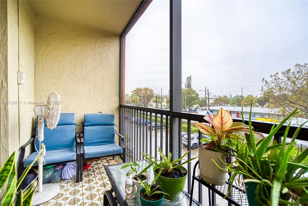 Vendido Recientemente: $155,000 (1 camas, 1 baños, 728 Pies cuadrados)