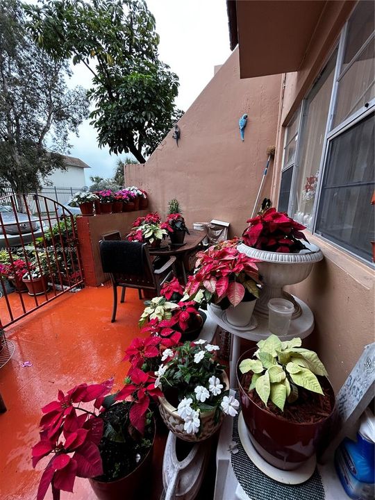 Recently Sold: $149,900 (2 beds, 2 baths, 1096 Square Feet)