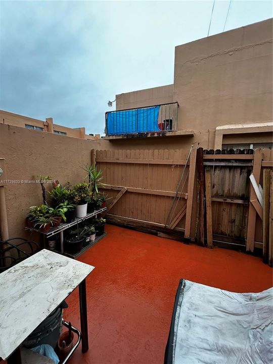 Recently Sold: $149,900 (2 beds, 2 baths, 1096 Square Feet)