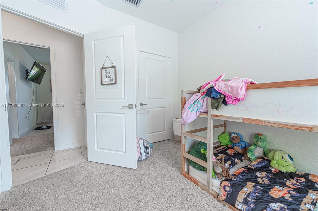 Recently Rented: $2,500 (3 beds, 2 baths, 1315 Square Feet)