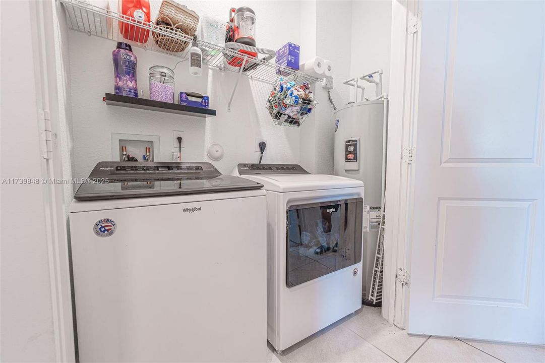 Recently Rented: $2,500 (3 beds, 2 baths, 1315 Square Feet)