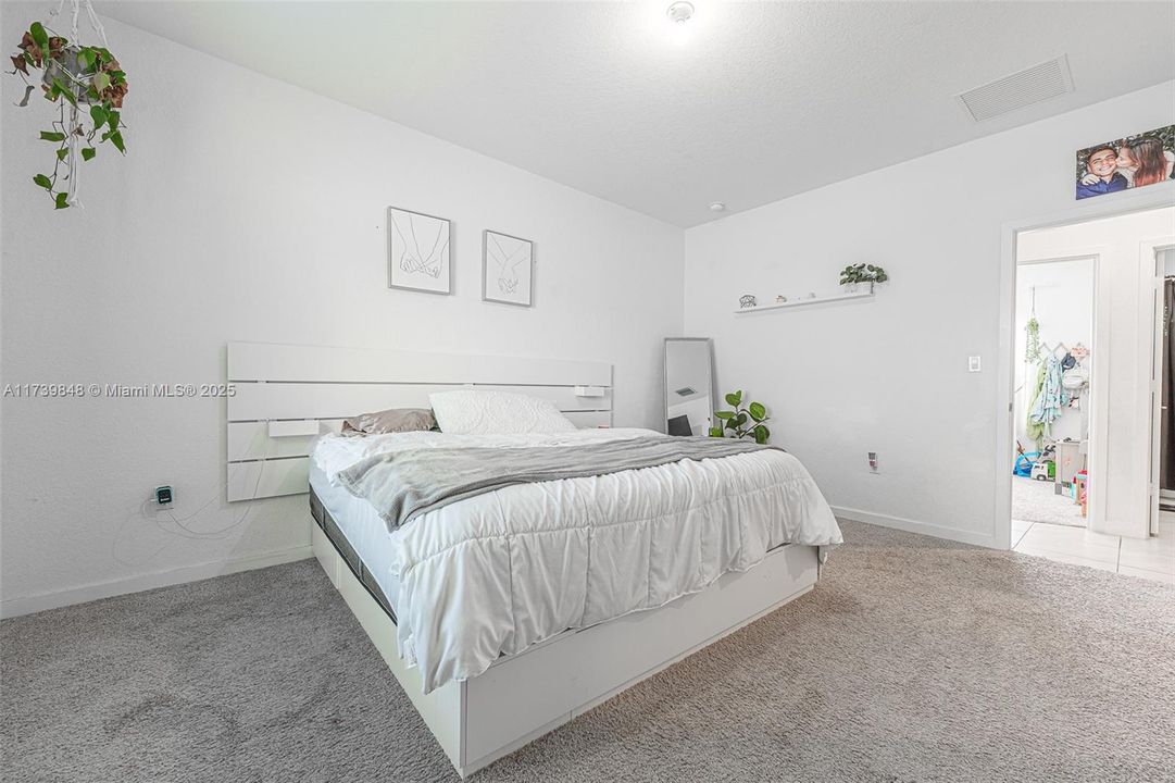 Recently Rented: $2,500 (3 beds, 2 baths, 1315 Square Feet)