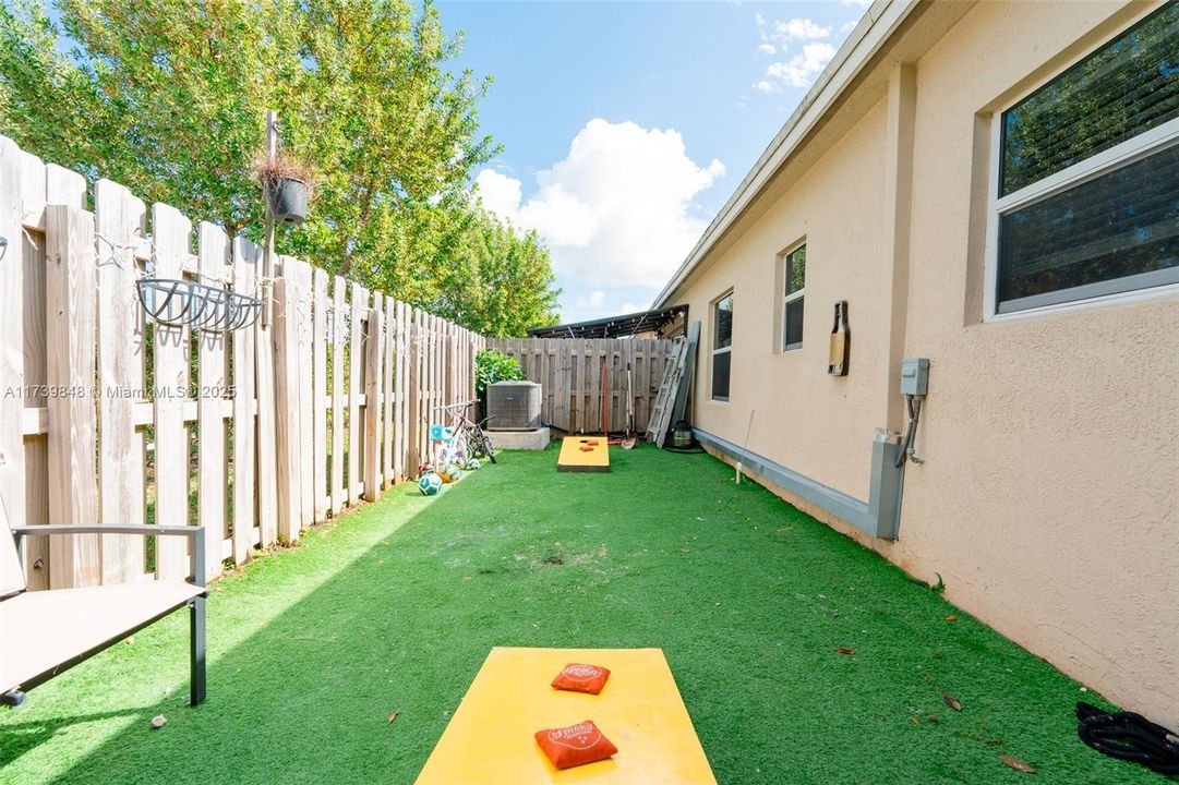 Recently Rented: $2,500 (3 beds, 2 baths, 1315 Square Feet)