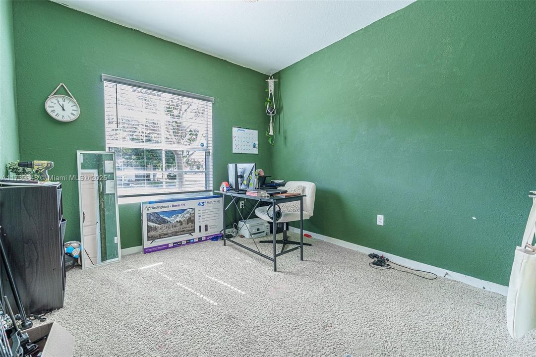 Recently Rented: $2,500 (3 beds, 2 baths, 1315 Square Feet)