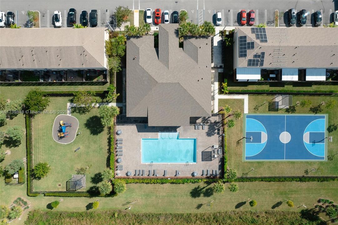 Recently Rented: $2,500 (3 beds, 2 baths, 1315 Square Feet)