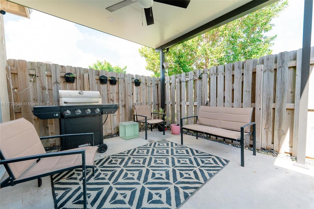 Recently Rented: $2,500 (3 beds, 2 baths, 1315 Square Feet)