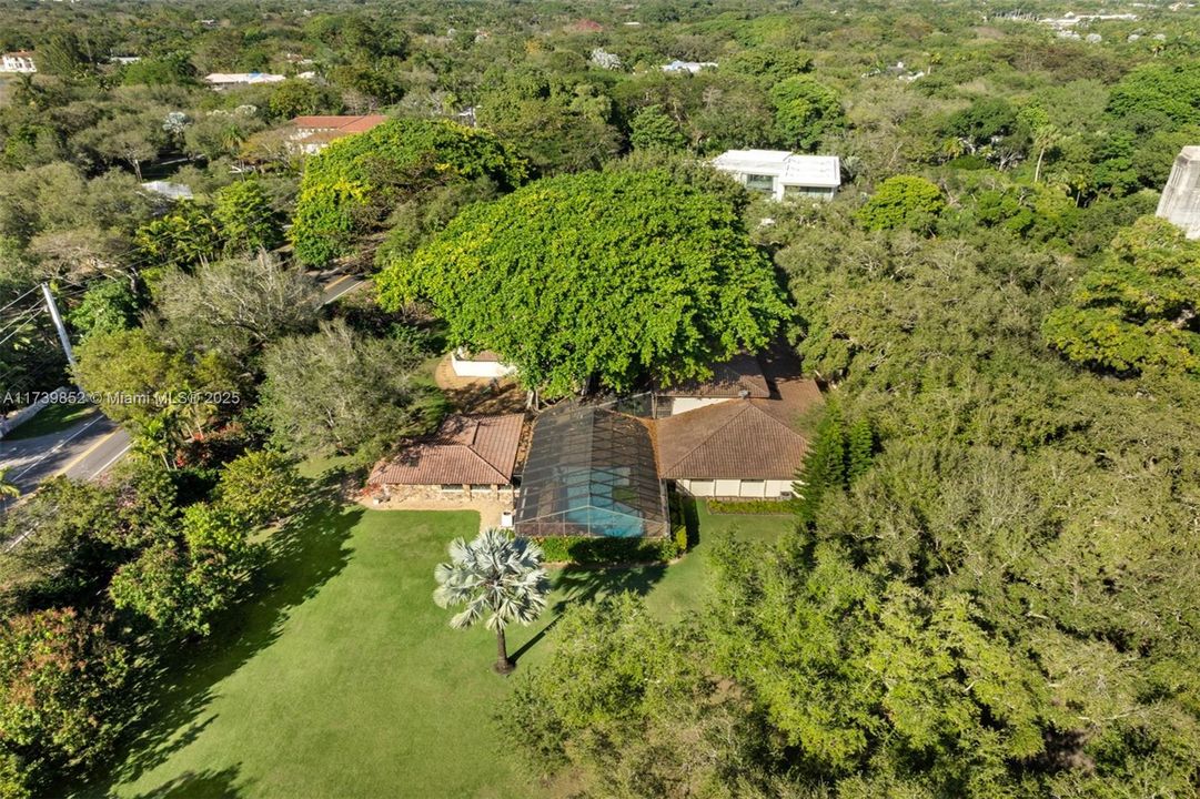 For Sale: $12,500,000 (7 beds, 5 baths, 6371 Square Feet)