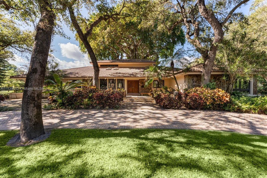 For Sale: $12,500,000 (7 beds, 5 baths, 6371 Square Feet)