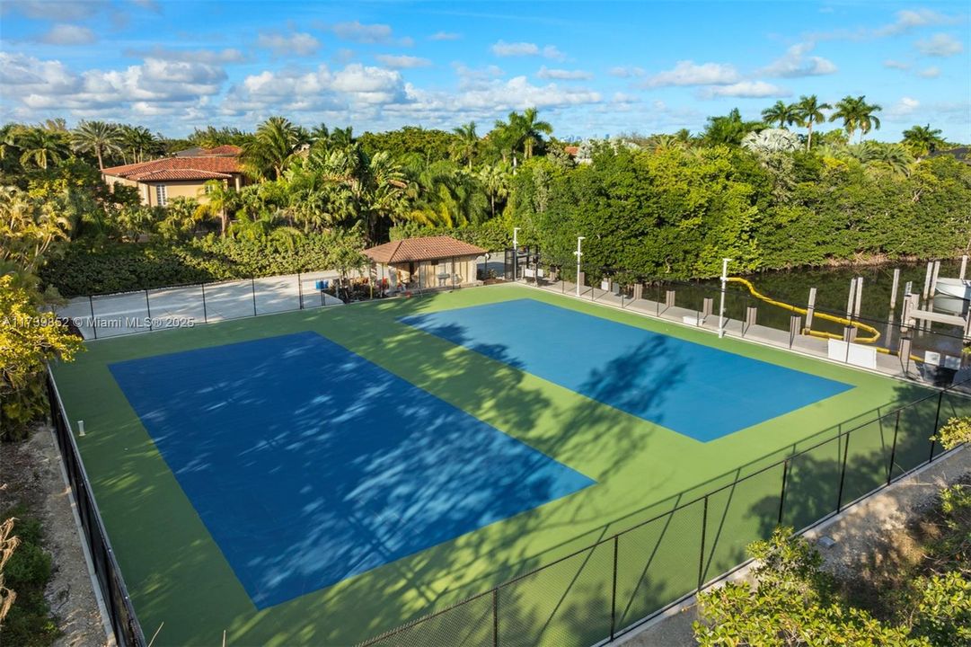 For Sale: $12,500,000 (7 beds, 5 baths, 6371 Square Feet)