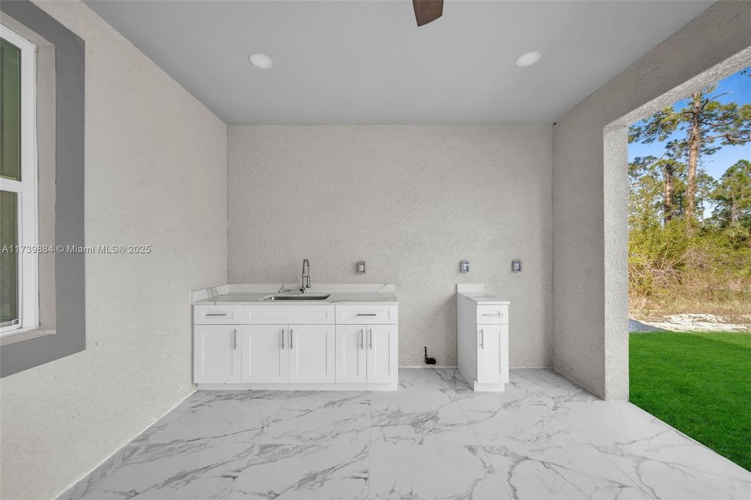 Vendido Recientemente: $425,000 (3 camas, 2 baños, 1888 Pies cuadrados)