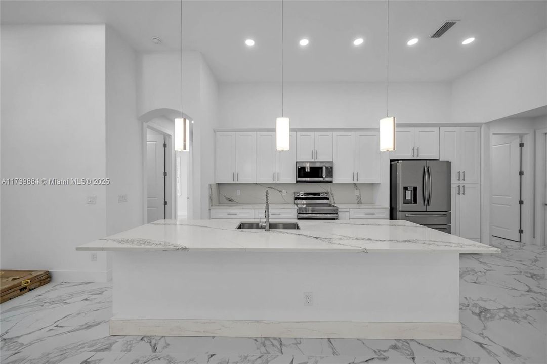 Vendido Recientemente: $425,000 (3 camas, 2 baños, 1888 Pies cuadrados)