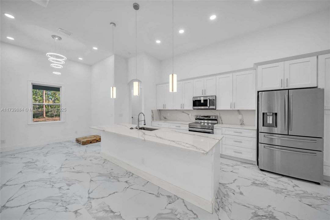 Vendido Recientemente: $425,000 (3 camas, 2 baños, 1888 Pies cuadrados)