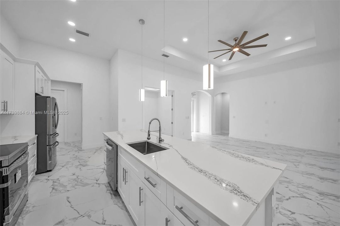 Vendido Recientemente: $425,000 (3 camas, 2 baños, 1888 Pies cuadrados)