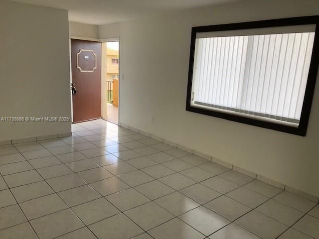 Recently Rented: $2,150 (1 beds, 1 baths, 1067 Square Feet)