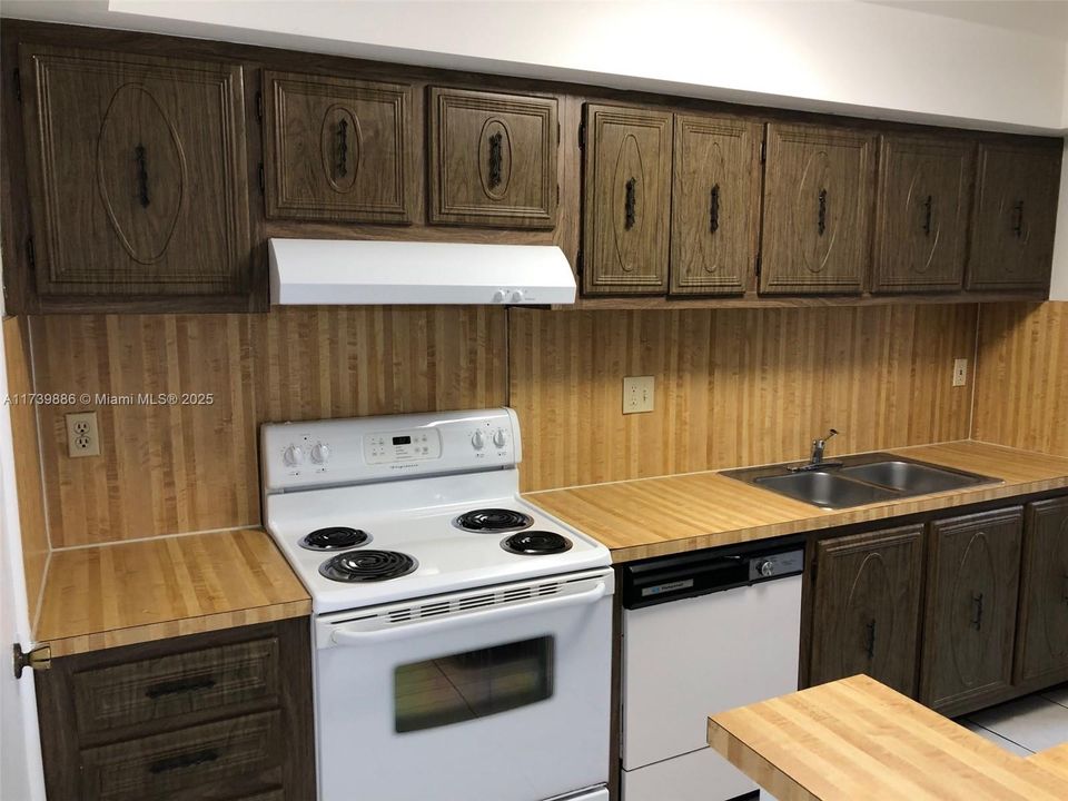 Recently Rented: $2,150 (1 beds, 1 baths, 1067 Square Feet)