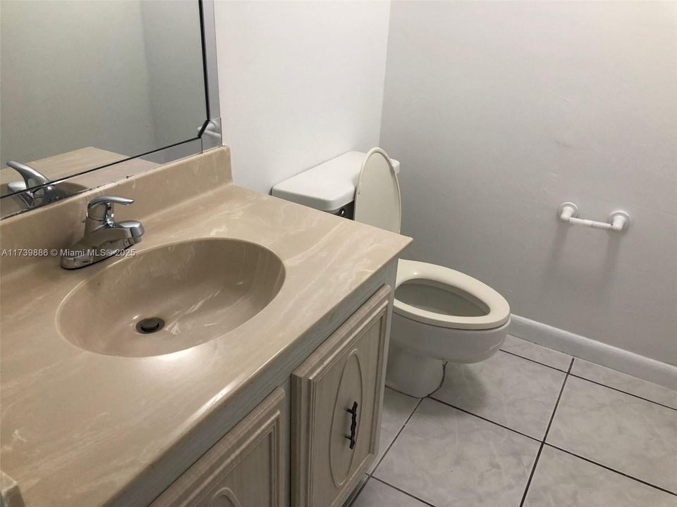 Recently Rented: $2,150 (1 beds, 1 baths, 1067 Square Feet)