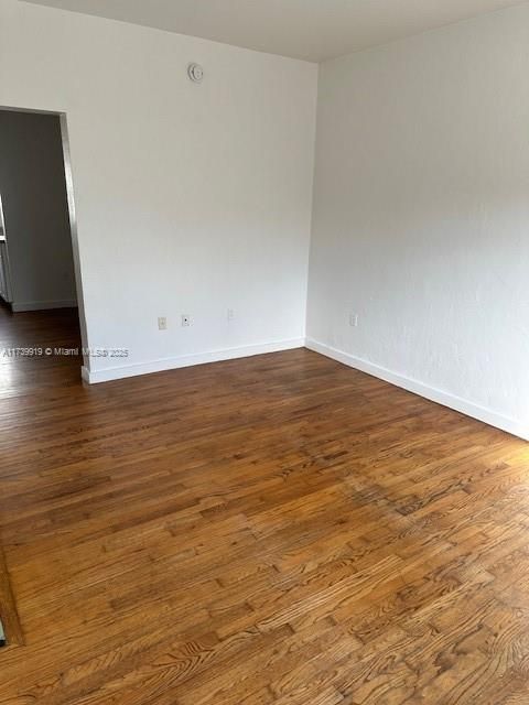 最近售出: $219,500 (0 贝兹, 1 浴室, 446 平方英尺)