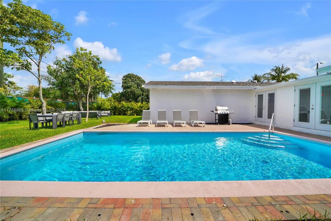 Recientemente alquilado: $6,000 (4 camas, 4 baños, 2158 Pies cuadrados)