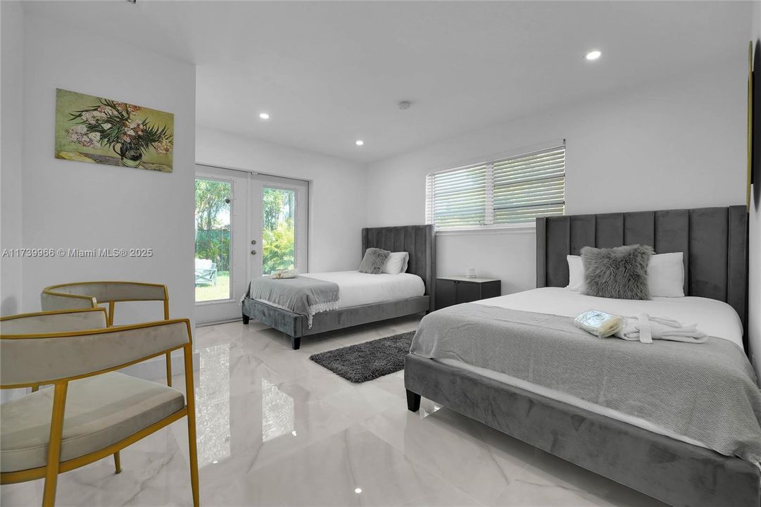 Recientemente alquilado: $6,000 (4 camas, 4 baños, 2158 Pies cuadrados)